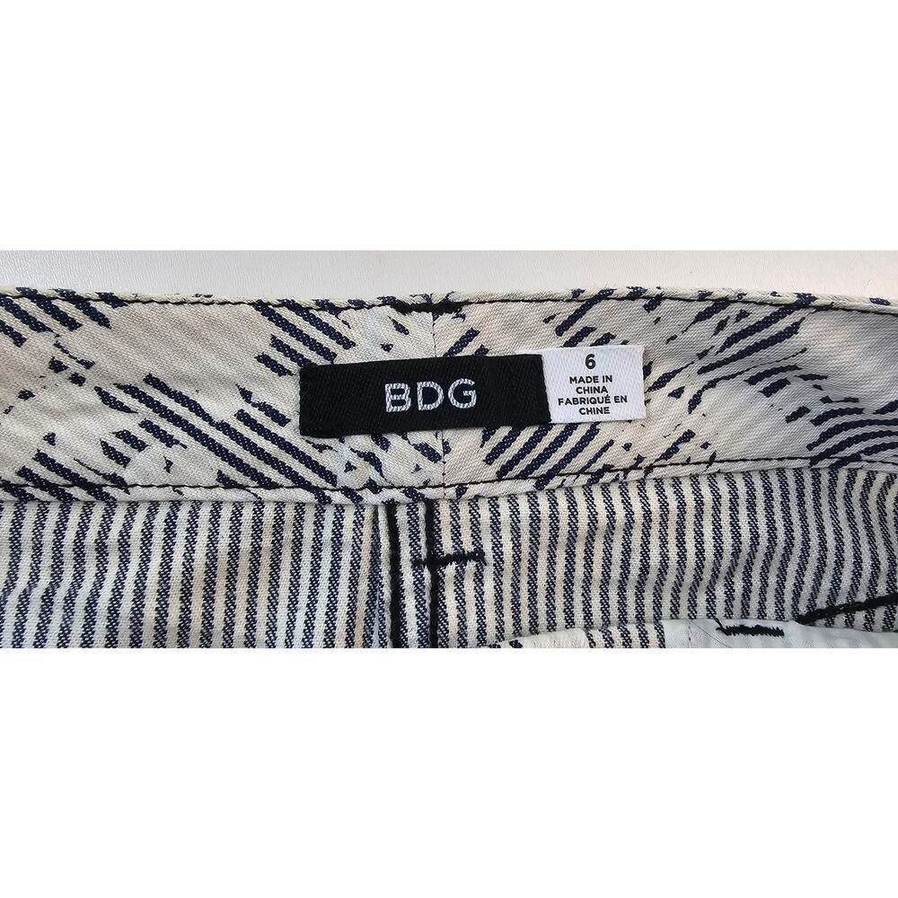 Bdg chambray denim striped floral mini skirt with pockets EUC sz 6 casual chic - Picture 4 of 7